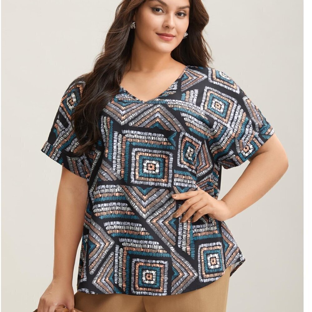 Bloomchic Geometric Print V-Neck Blouse - NWT - Size 14/16 1X